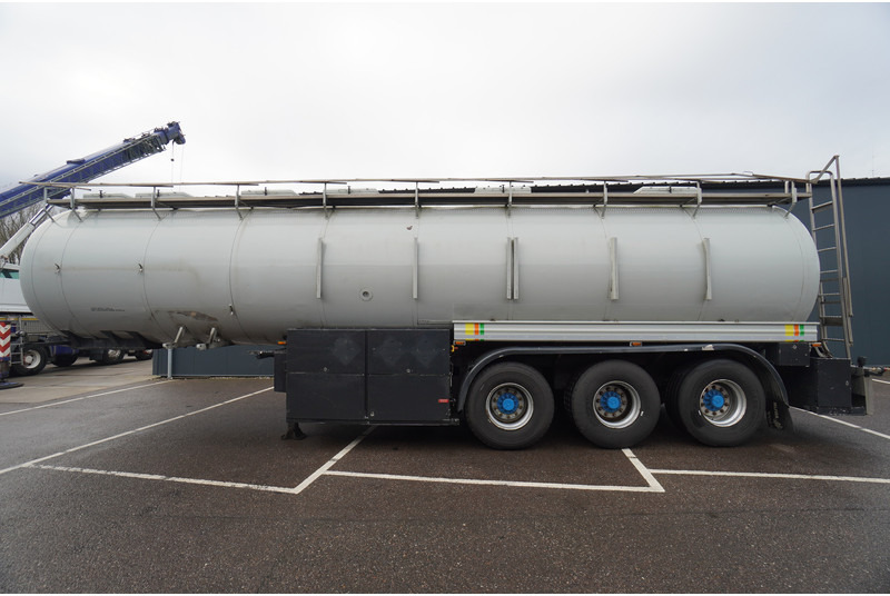 Dijkstra 3 AXLE TANK TRAILER 36 M3 - Tanker semi-trailer: picture 1 Dijkstra 3 AXLE TANK TRAILER 36 M3 - Tanker semi-trailer: picture 1
