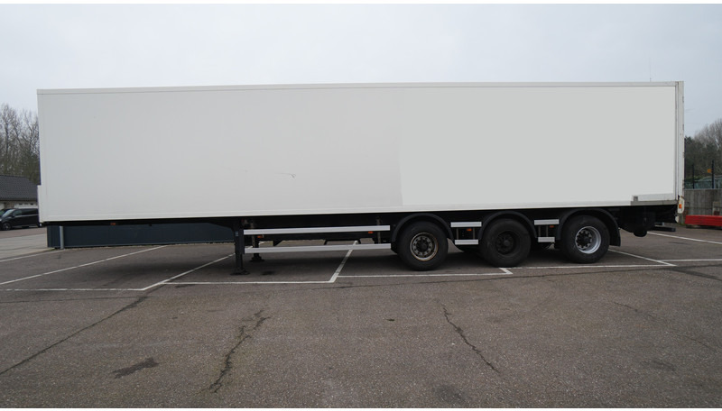 Jumbo Closed box trailer with chain system - Closed box semi-trailer: picture 1 Jumbo Closed box trailer with chain system - Closed box semi-trailer: picture 1