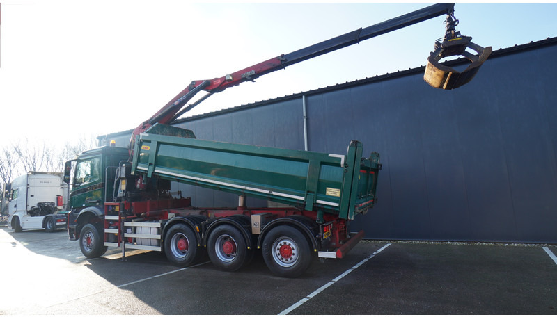 Mercedes-Benz AROCS 3542 8X4 2 SIDE TIPPER WITH HMF Z 1943 CRANE 407.000KM - Crane truck: picture 3 Mercedes-Benz AROCS 3542 8X4 2 SIDE TIPPER WITH HMF Z 1943 CRANE 407.000KM - Crane truck: picture 3