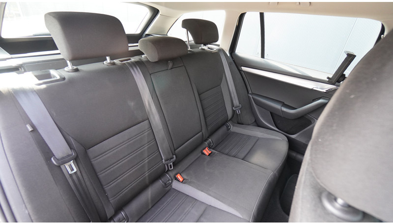 Minibus, Passenger van Škoda Octavia COMBI 1.6TDI DSG 85KW GREENTECH AMBITION BUSINESS: picture 6 Minibus, Passenger van Škoda Octavia COMBI 1.6TDI DSG 85KW GREENTECH AMBITION BUSINESS: picture 6