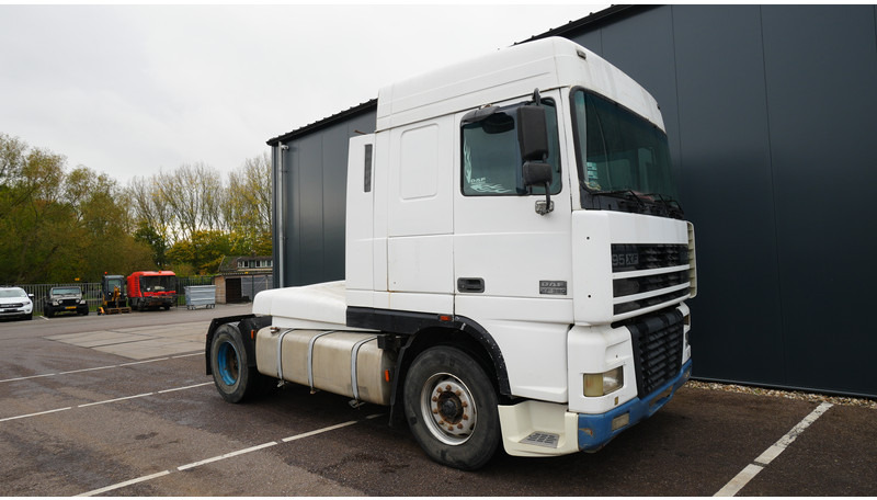 DAF XF 95.380 SC tractor unit - Tractor unit: picture 4 DAF XF 95.380 SC tractor unit - Tractor unit: picture 4