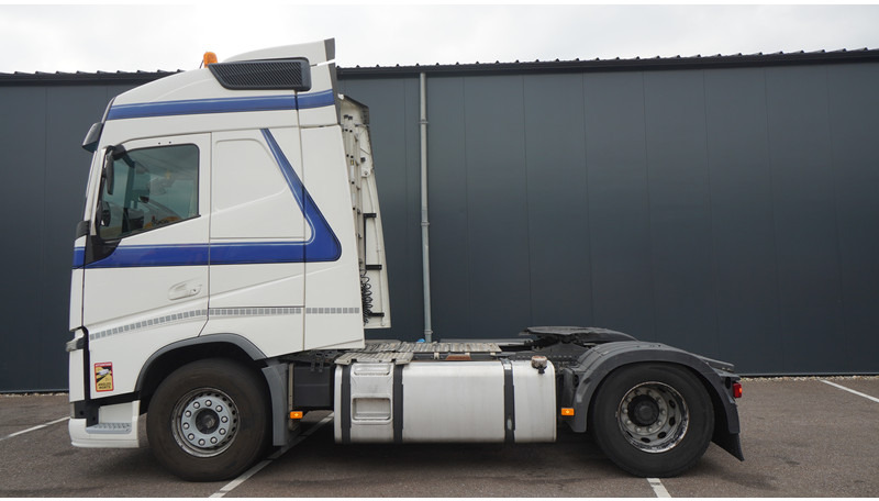 Volvo FH 420 ADR EURO 6 GLOBETROTTER - Tractor unit: picture 1 Volvo FH 420 ADR EURO 6 GLOBETROTTER - Tractor unit: picture 1