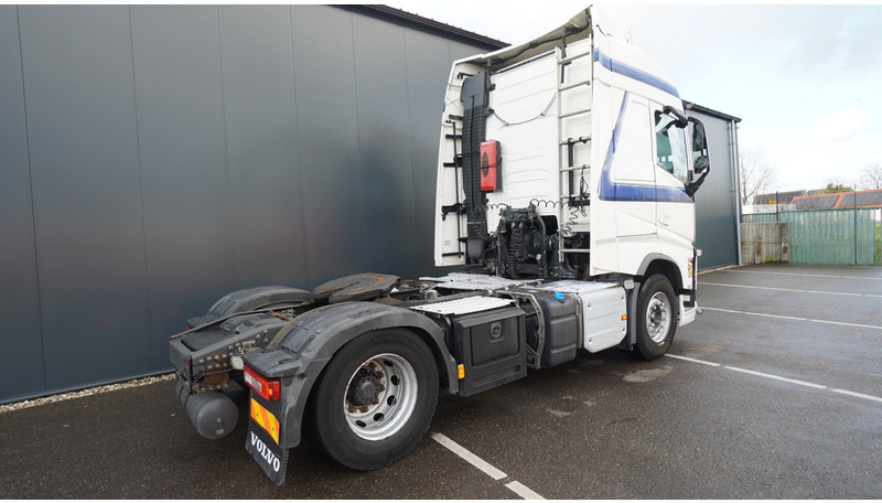 Tractor unit Volvo FH 420 EURO 6 GLOBETROTTER: picture 8