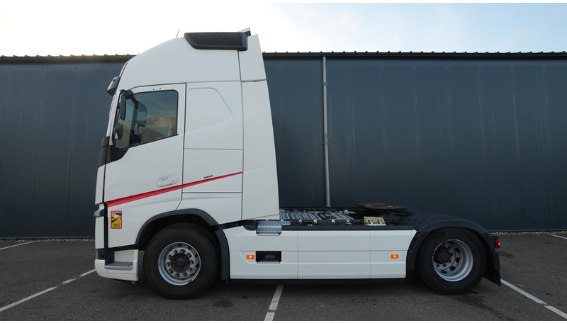 Volvo FH 460 EURO 6 GLOBETROTTER 741.100KM - Tractor unit: picture 1 Volvo FH 460 EURO 6 GLOBETROTTER 741.100KM - Tractor unit: picture 1