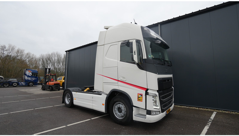 Volvo FH 460 GLOBETROTTER EURO 6 690.200KM - Tractor unit: picture 4 Volvo FH 460 GLOBETROTTER EURO 6 690.200KM - Tractor unit: picture 4