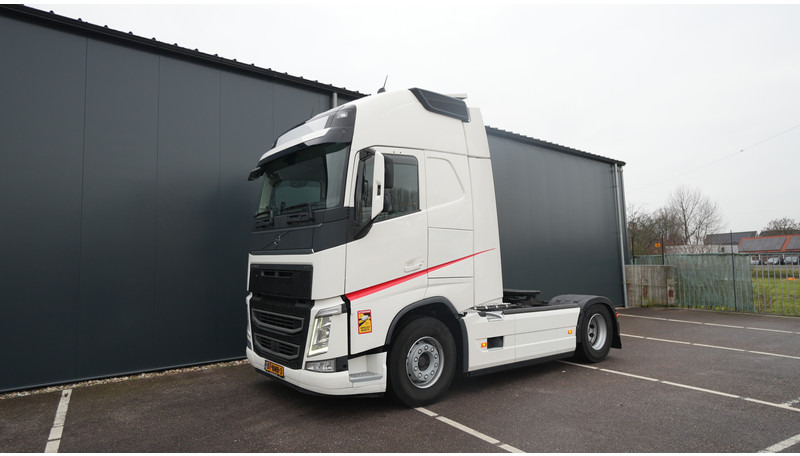 Volvo FH 460 GLOBETROTTER EURO 6 690.200KM - Tractor unit: picture 3 Volvo FH 460 GLOBETROTTER EURO 6 690.200KM - Tractor unit: picture 3