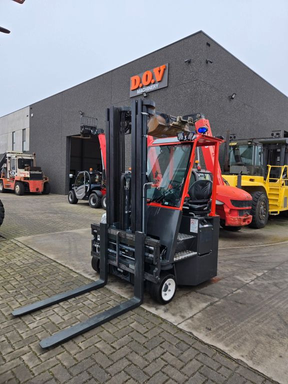 Combilift Agilitf 30-12/60 - 4-way reach truck: picture 1 Combilift Agilitf 30-12/60 - 4-way reach truck: picture 1