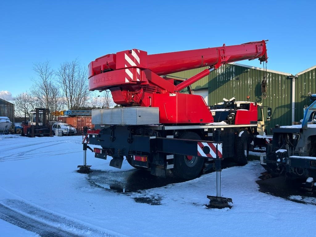 Liebherr LTM 1040-2.1 - All terrain crane: picture 5 Liebherr LTM 1040-2.1 - All terrain crane: picture 5