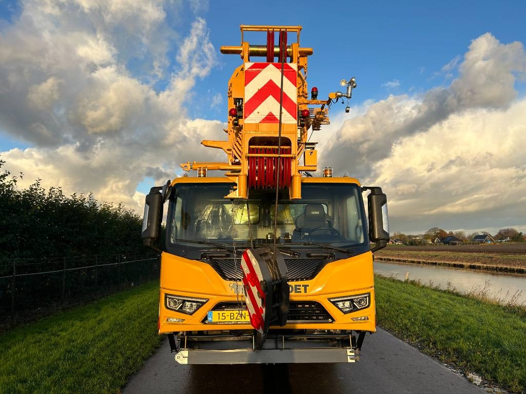 XCMG XCA60_EV - All terrain crane: picture 2 XCMG XCA60_EV - All terrain crane: picture 2