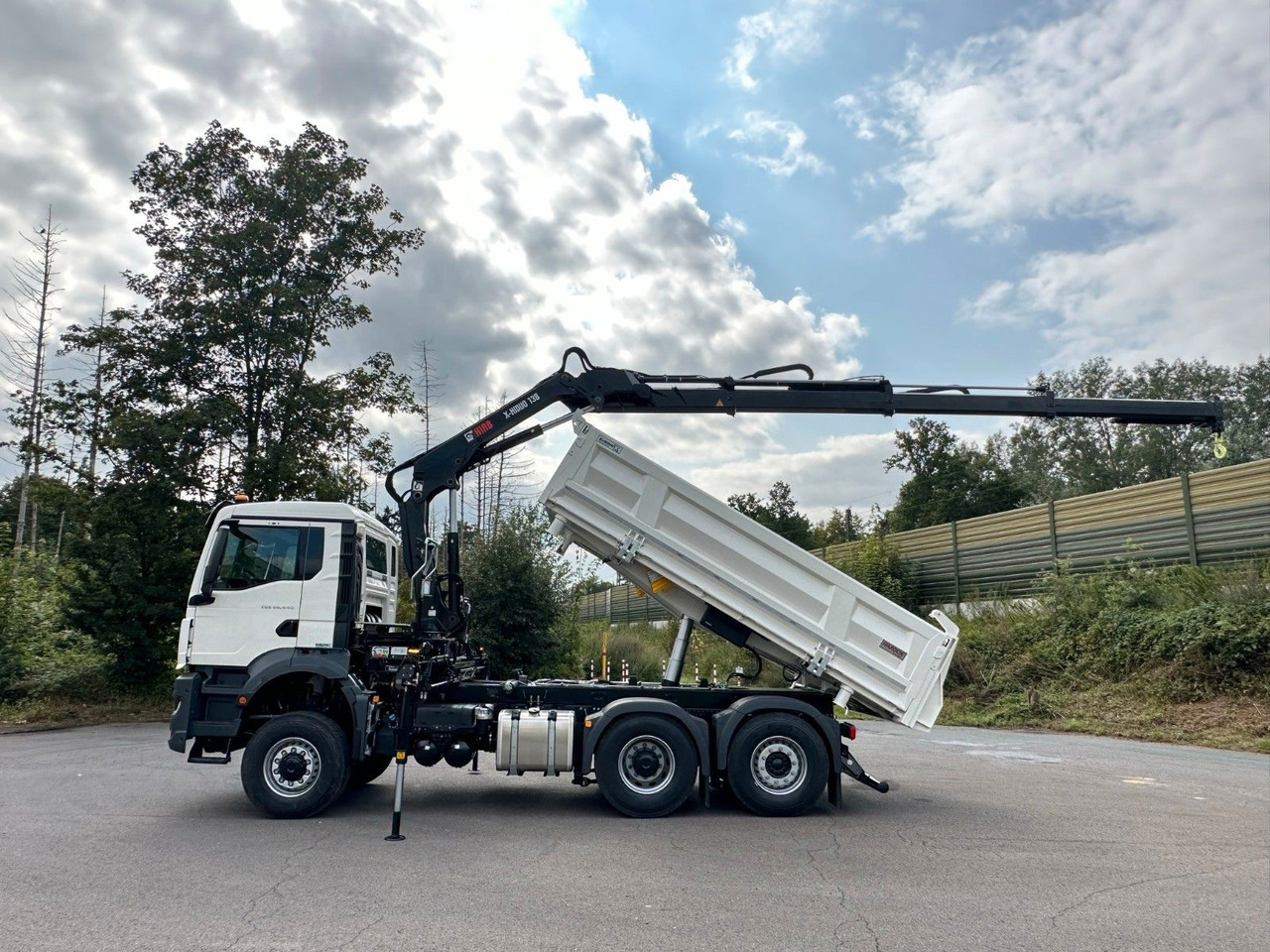 MAN TGS 28.440 6x4-4/3-Seiten- Kipper / Hiab 138-3 - Tipper, Crane truck: picture 1 MAN TGS 28.440 6x4-4/3-Seiten- Kipper / Hiab 138-3 - Tipper, Crane truck: picture 1