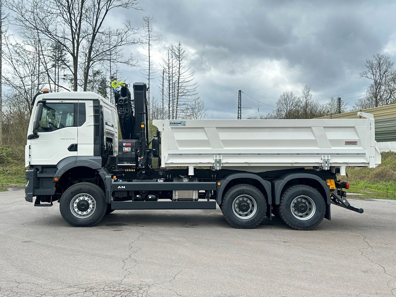 MAN TGS 33.440 6x6 /3-Seiten- Kipper / HIAB 228-4 - Tipper, Crane truck: picture 4 MAN TGS 33.440 6x6 /3-Seiten- Kipper / HIAB 228-4 - Tipper, Crane truck: picture 4