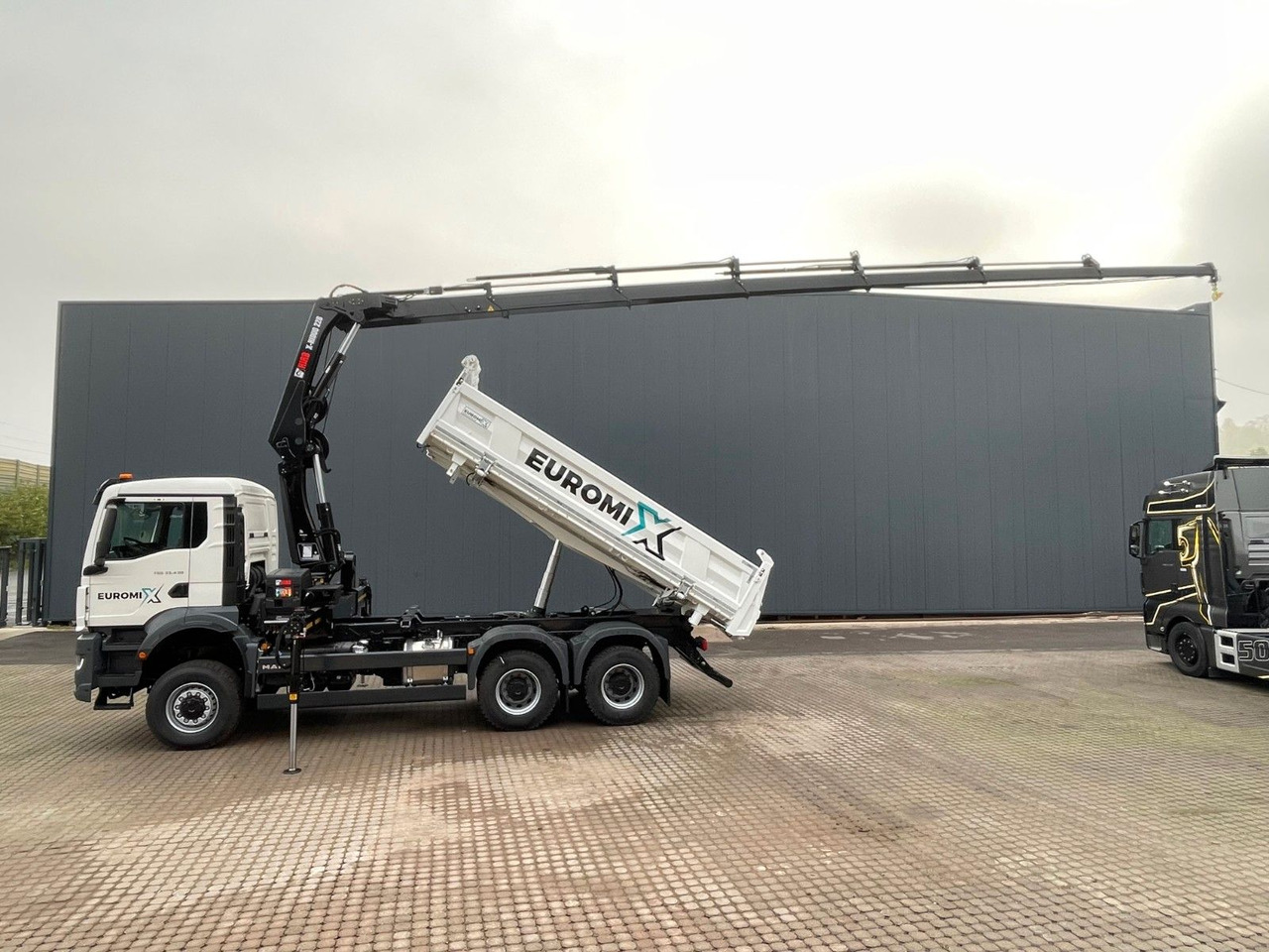 MAN TGS 33.440 6x6 /3-Seiten- Kipper / HIAB 228-6 - Tipper, Crane truck: picture 1 MAN TGS 33.440 6x6 /3-Seiten- Kipper / HIAB 228-6 - Tipper, Crane truck: picture 1