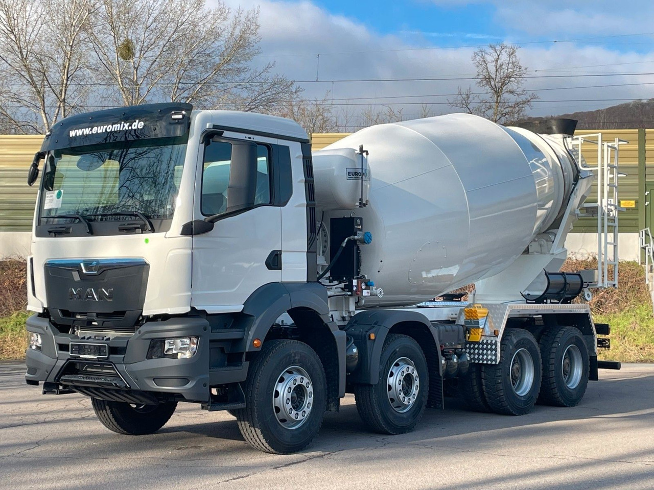 MAN TGS 41.400 8x4 / EuromixMTP EM 12m³ R / EURO 2 - Concrete mixer truck: picture 3 MAN TGS 41.400 8x4 / EuromixMTP EM 12m³ R / EURO 2 - Concrete mixer truck: picture 3