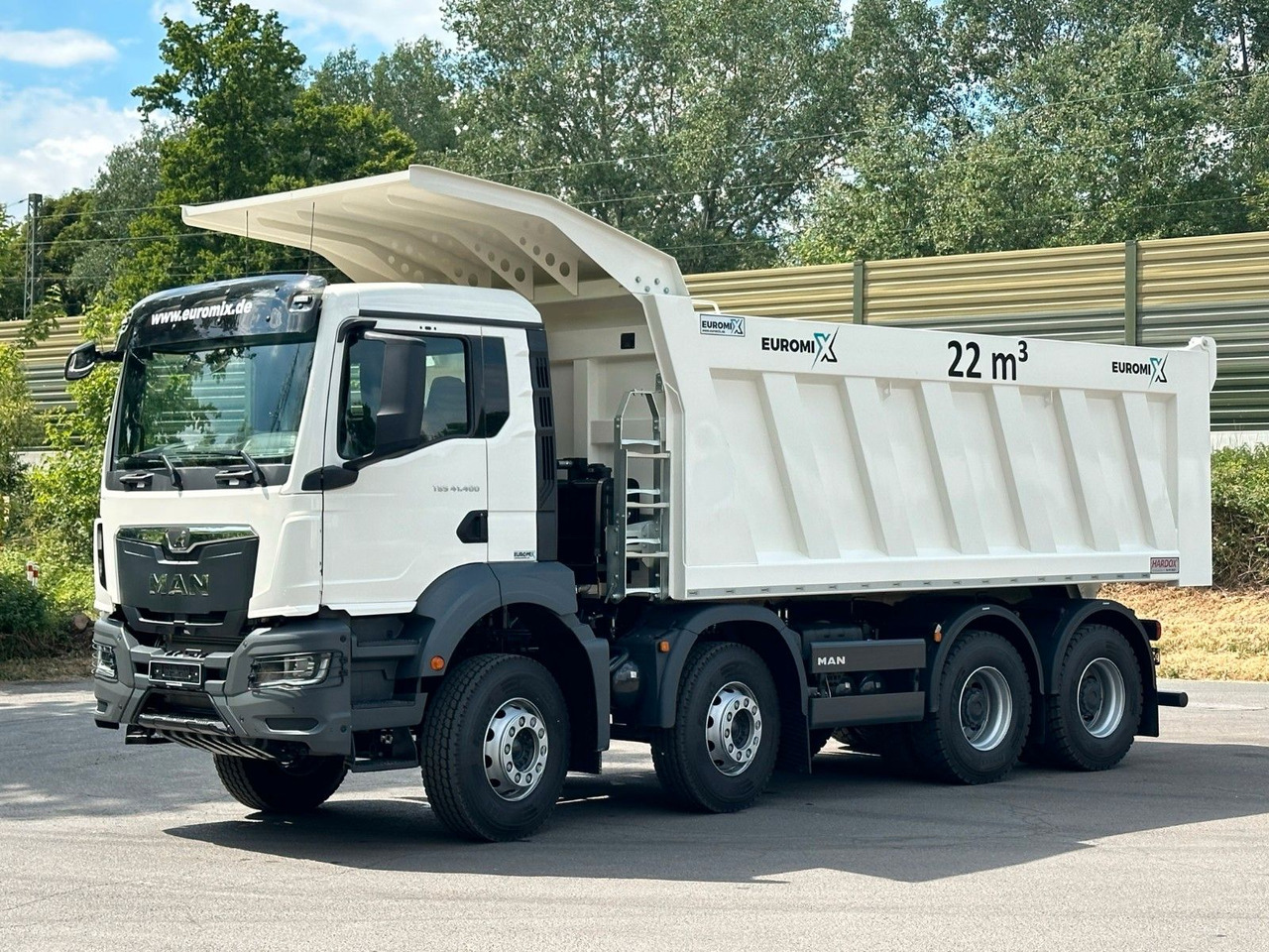 MAN TGS 41.440 8x4 EuromixMTP 22m³ Eckige Mulde - Tipper: picture 3 MAN TGS 41.440 8x4 EuromixMTP 22m³ Eckige Mulde - Tipper: picture 3