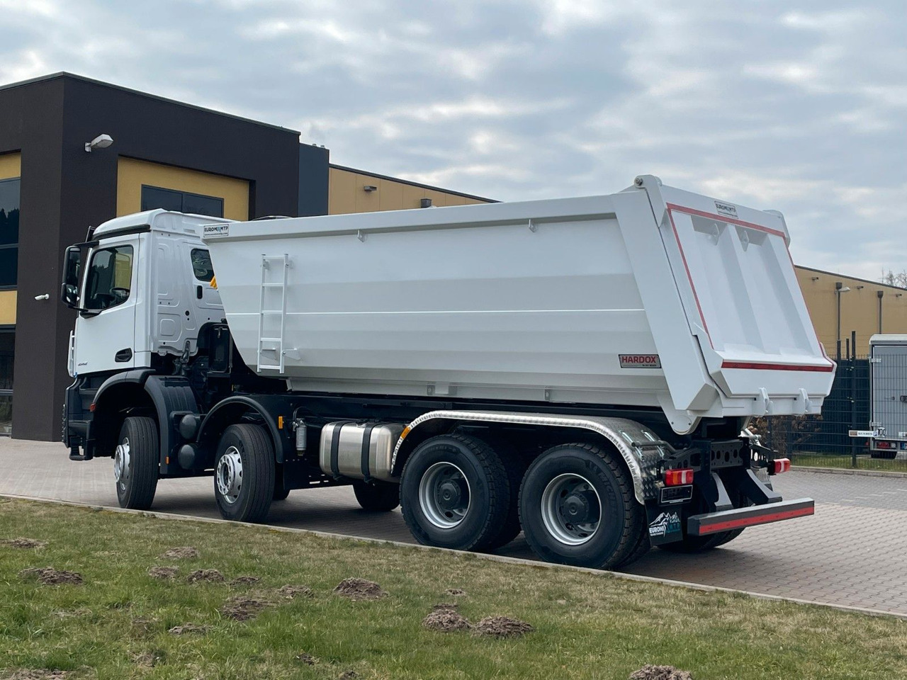 Mercedes-Benz 4142 8X4 Mulden- Kipper - EuromixMTP - Skip loader truck: picture 4 Mercedes-Benz 4142 8X4 Mulden- Kipper - EuromixMTP - Skip loader truck: picture 4
