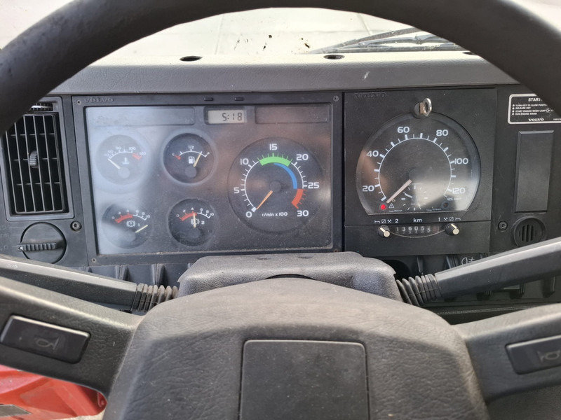 Volvo FL7 260 6x2 21550 Liter Gas tank truck ID 2.171 - Tanker truck: picture 4 Volvo FL7 260 6x2 21550 Liter Gas tank truck ID 2.171 - Tanker truck: picture 4