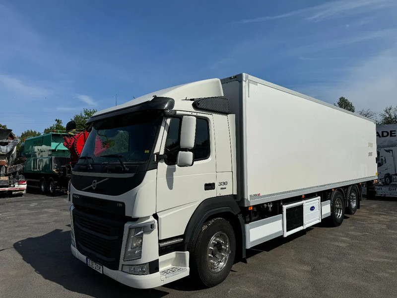 Volvo FM 330 6x2*4, Euro 6, REF-truck, 2019 - Refrigerator truck: picture 3 Volvo FM 330 6x2*4, Euro 6, REF-truck, 2019 - Refrigerator truck: picture 3