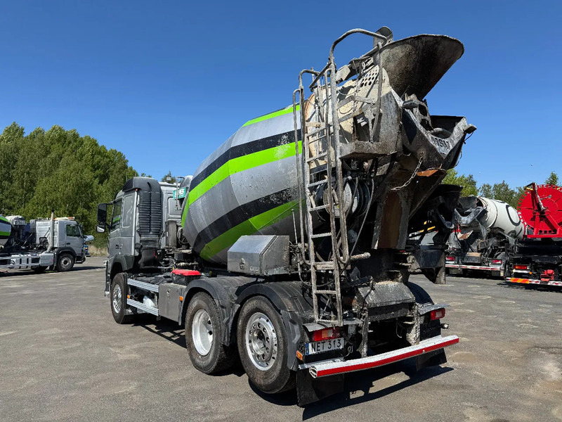 Volvo FM 370 6x2*4, 8m3 Mixer with Hyrdaul.-slide, 2016 - Concrete mixer truck: picture 4 Volvo FM 370 6x2*4, 8m3 Mixer with Hyrdaul.-slide, 2016 - Concrete mixer truck: picture 4