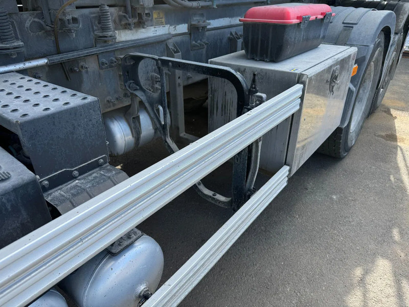 Volvo FM 370 6x2*4, 8m3 Mixer with Hyrdaulic slide, 2016 - Concrete mixer truck: picture 5 Volvo FM 370 6x2*4, 8m3 Mixer with Hyrdaulic slide, 2016 - Concrete mixer truck: picture 5