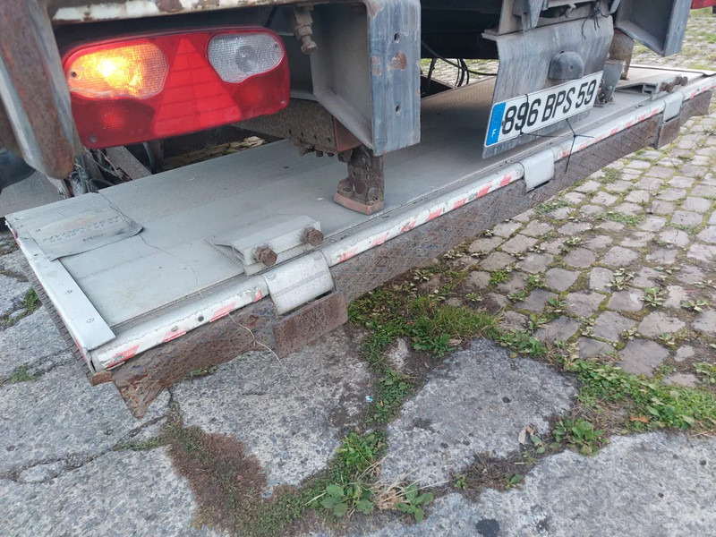 Fruehauf **BOX-3AXXLE** - Closed box semi-trailer: picture 5 Fruehauf **BOX-3AXXLE** - Closed box semi-trailer: picture 5