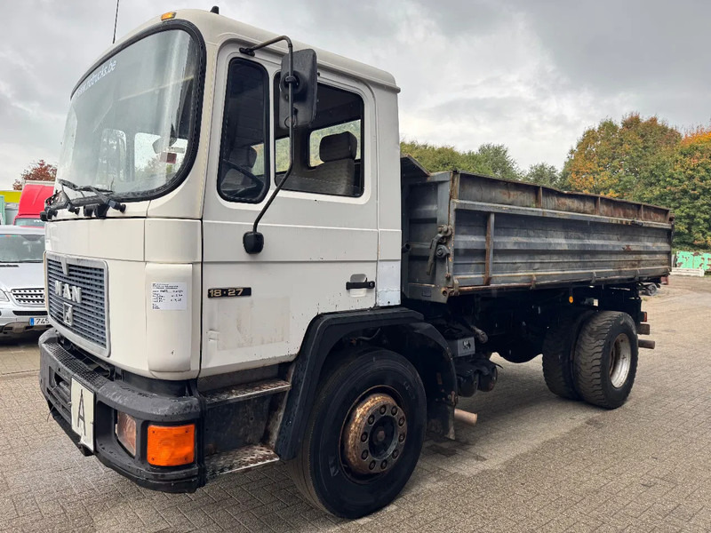 MAN 19.272 **6CYL-FULL STEEL-GERMAN TRUCK** - Tipper: picture 5 MAN 19.272 **6CYL-FULL STEEL-GERMAN TRUCK** - Tipper: picture 5