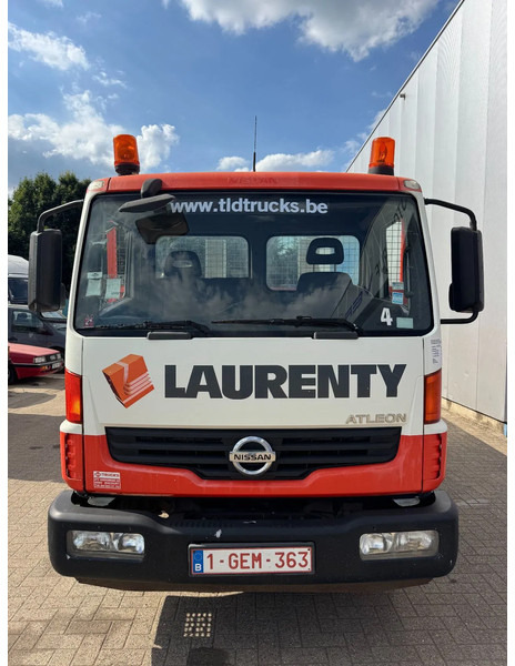 Nissan ATLEON **80.14-MACHINERY/CARTRANSPORTER - Autotransporter truck: picture 2 Nissan ATLEON **80.14-MACHINERY/CARTRANSPORTER - Autotransporter truck: picture 2