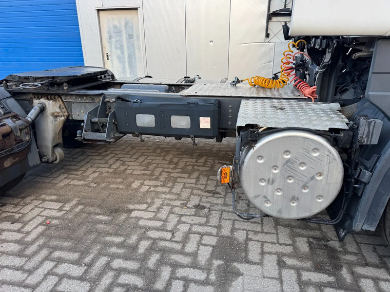 Scania R420 **MANUAL GEARBOX-SPOILERS-BELGIAN ORIGINE** - Tractor unit: picture 4 Scania R420 **MANUAL GEARBOX-SPOILERS-BELGIAN ORIGINE** - Tractor unit: picture 4