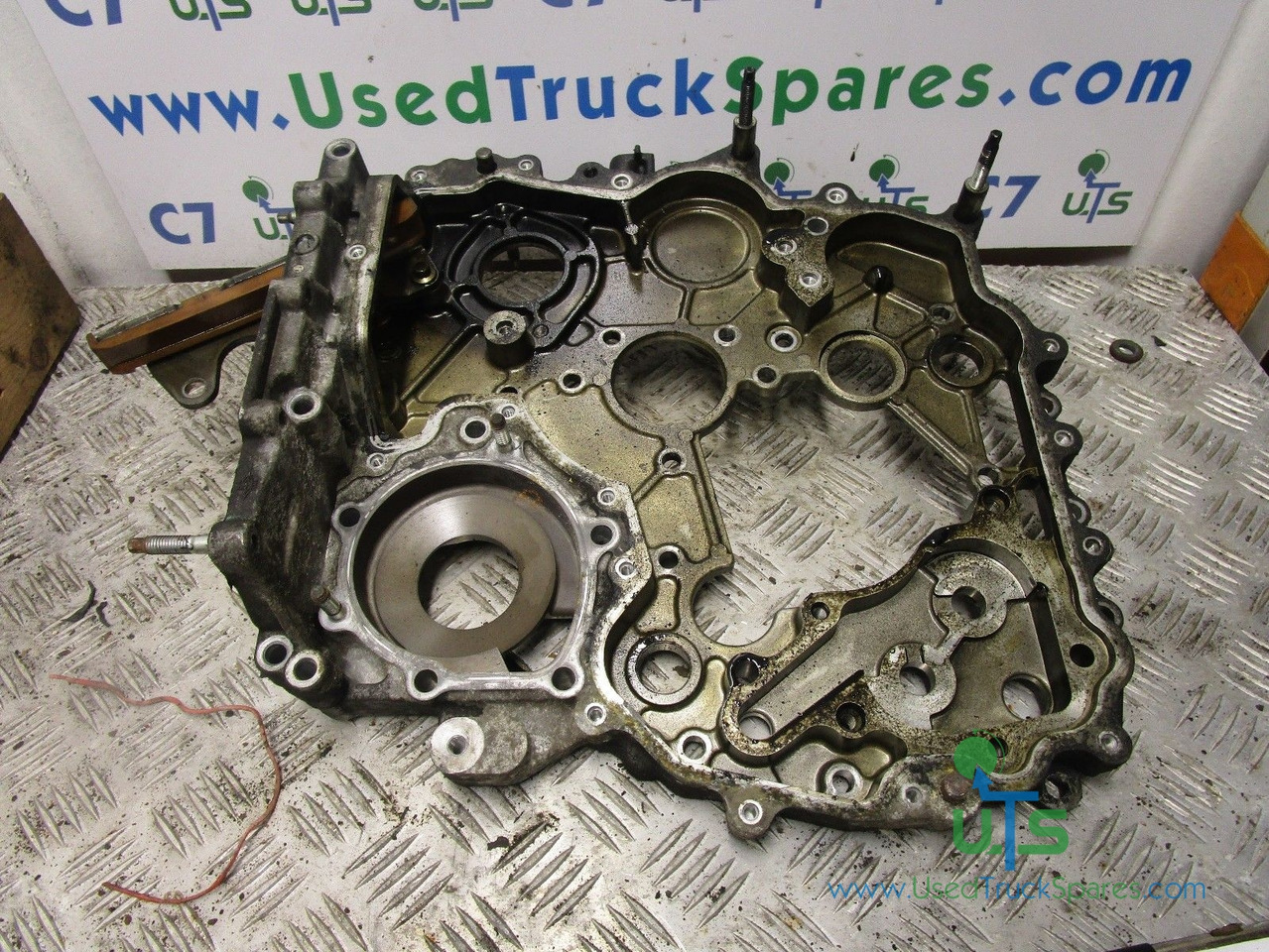 ISUZU NKR (4JJ1) INNER FRONT TIMING COVER - Engine and parts for Truck: picture 2 ISUZU NKR (4JJ1) INNER FRONT TIMING COVER - Engine and parts for Truck: picture 2