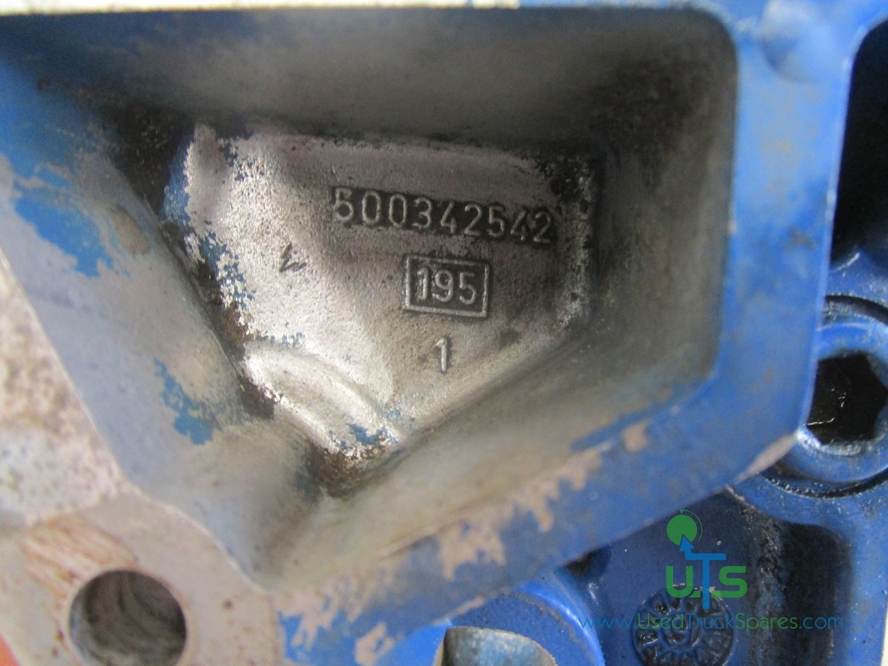 IVECO CURSOR 8 FUEL FILTER HOUSING P/NO 500342542 - Engine and parts for Truck: picture 2 IVECO CURSOR 8 FUEL FILTER HOUSING P/NO 500342542 - Engine and parts for Truck: picture 2