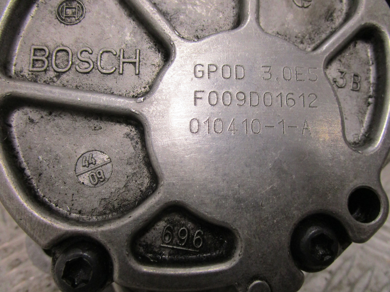 IVECO DAILY 3.0 VACUUM PUMP P/NO F009D01612 - Engine and parts for Truck: picture 2 IVECO DAILY 3.0 VACUUM PUMP P/NO F009D01612 - Engine and parts for Truck: picture 2