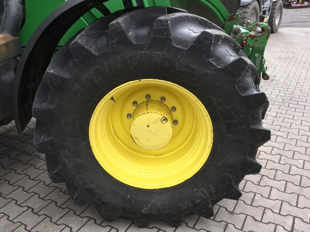 Farm tractor John Deere 6150R: picture 8