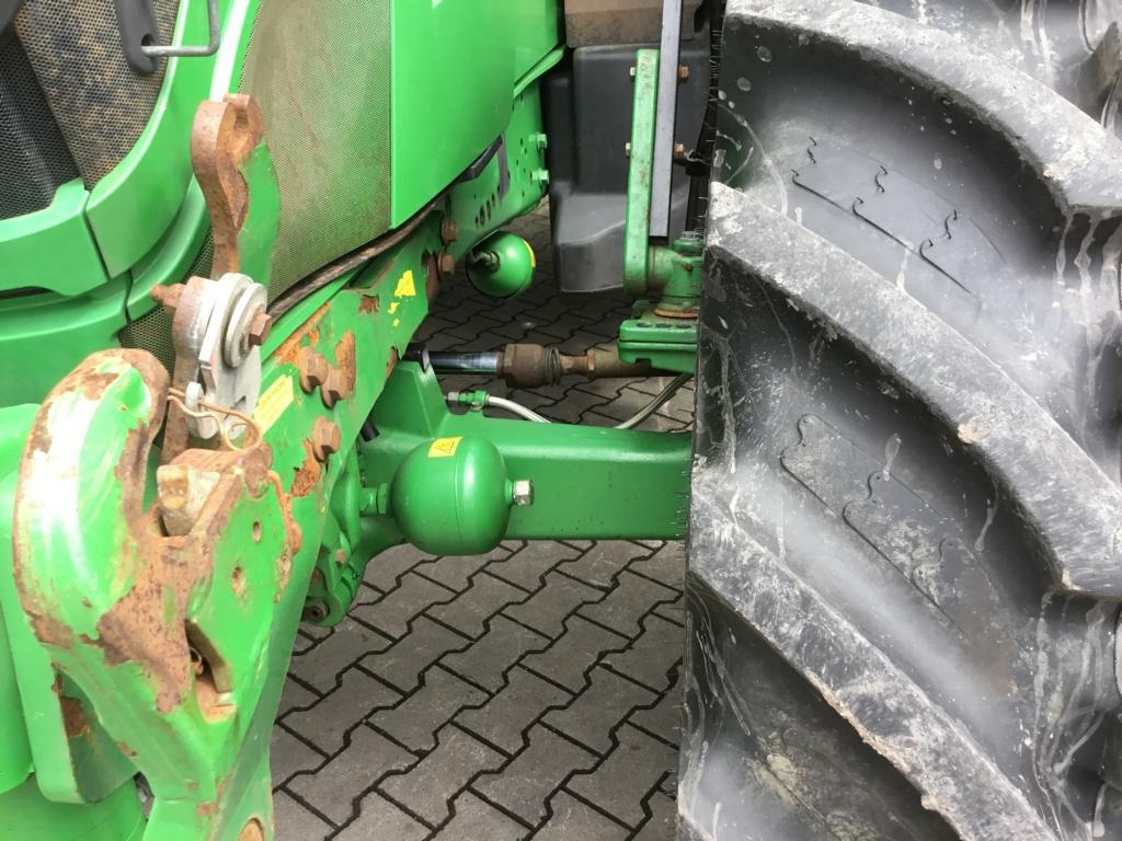 Farm tractor John Deere 6150R: picture 10