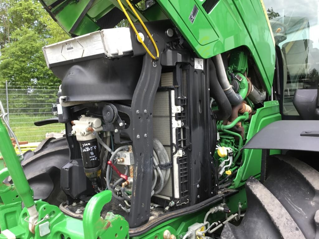 John Deere 6195R - Farm tractor: picture 4 John Deere 6195R - Farm tractor: picture 4