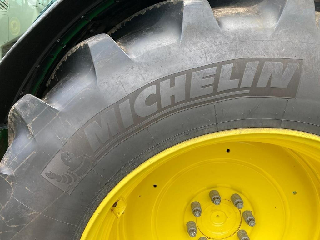 John Deere 6R185 - Farm tractor: picture 5 John Deere 6R185 - Farm tractor: picture 5