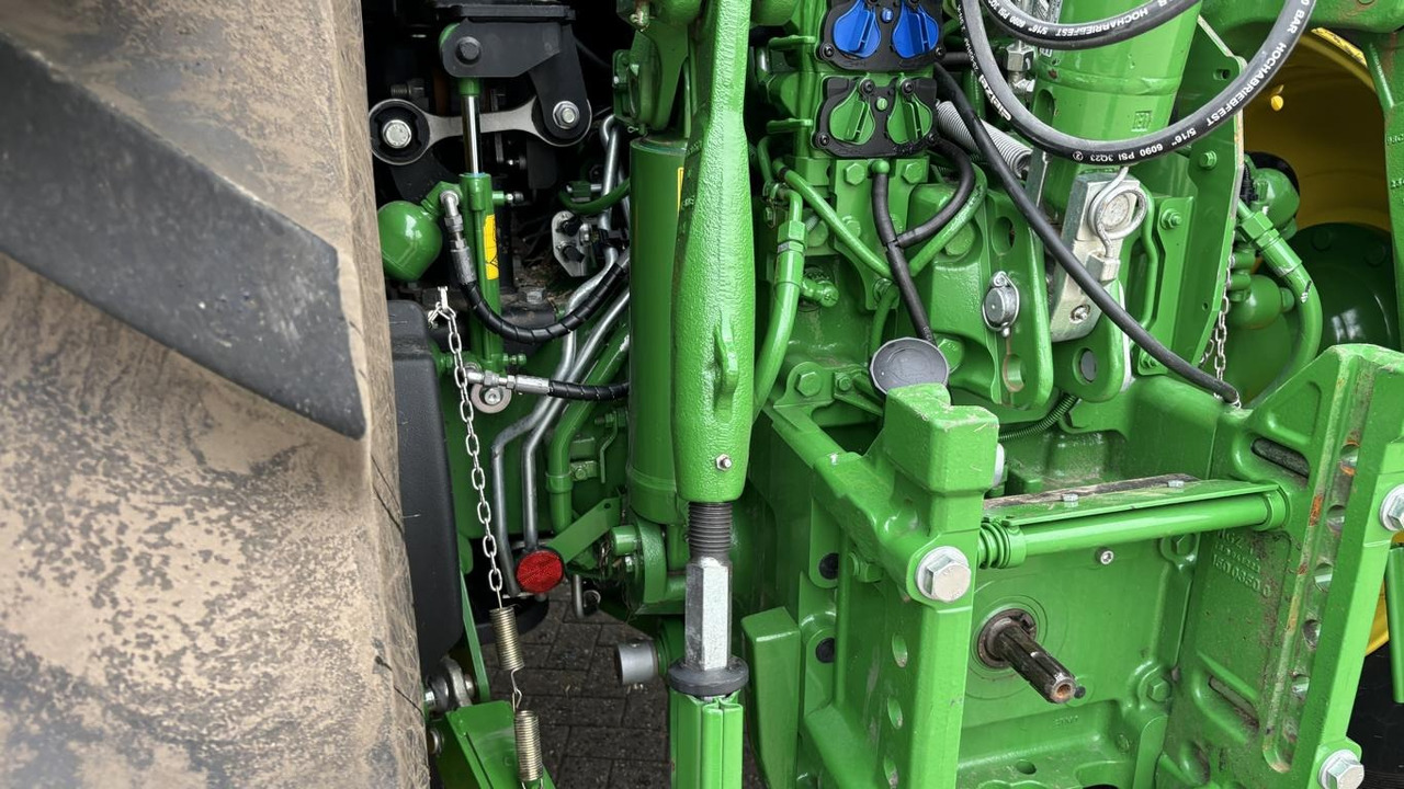 John Deere 6R215 leasing John Deere 6R215: picture 8