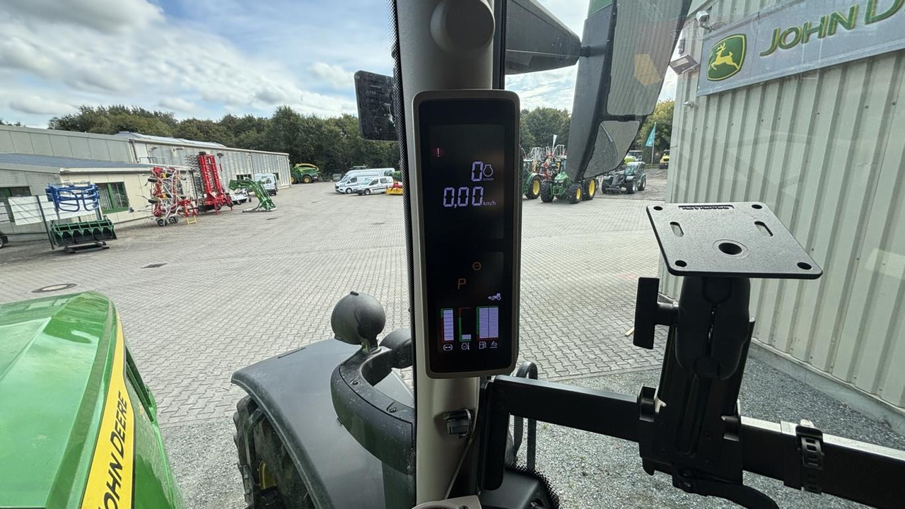 New Farm tractor John Deere 6R215: picture 9