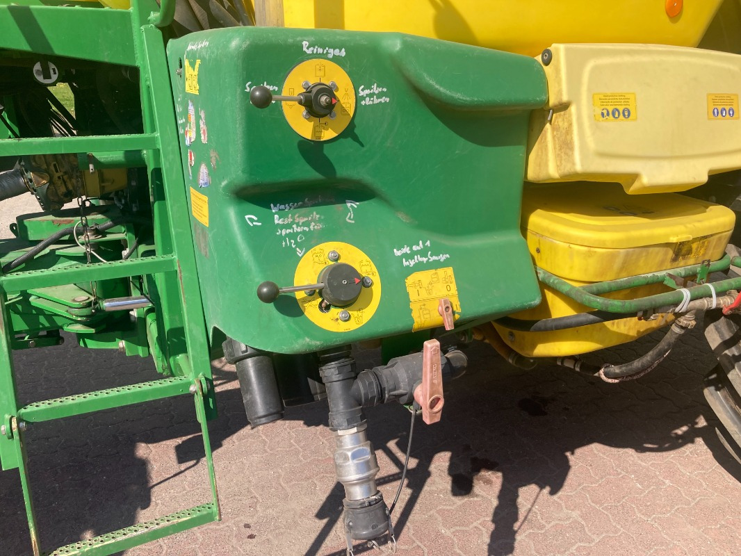 Sprayer John Deere 732: picture 8