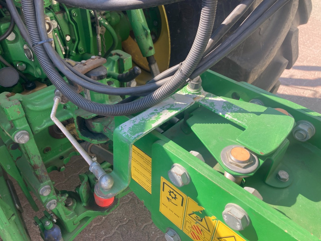 Sprayer John Deere 732: picture 19