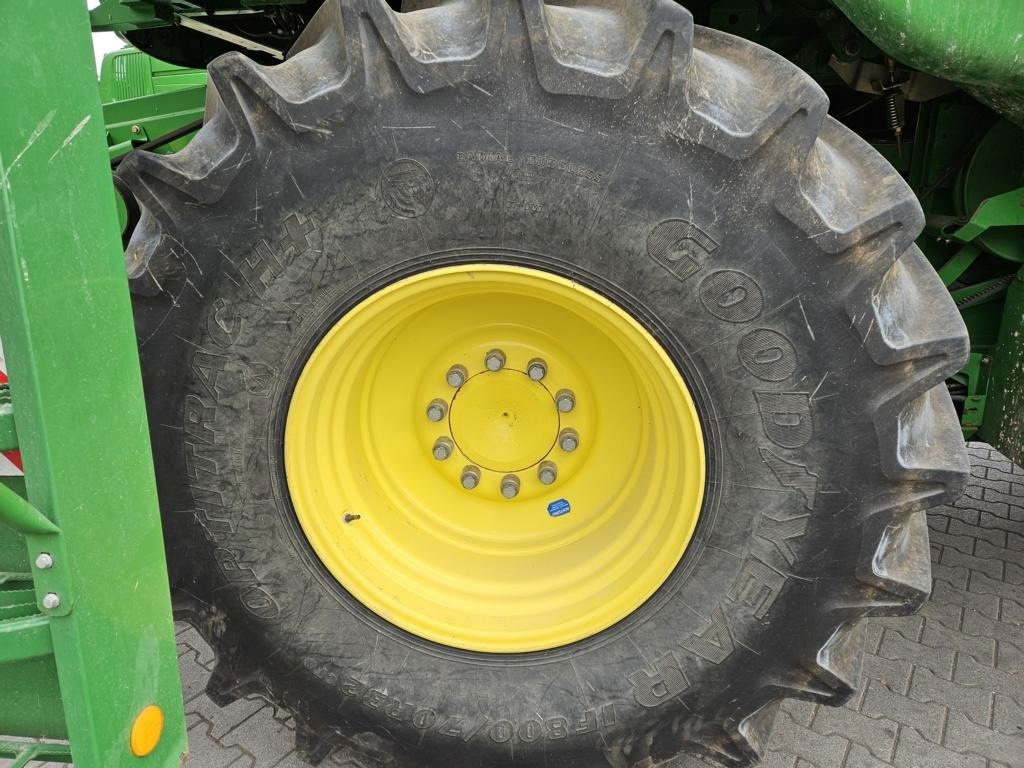 John Deere T560I - Combine harvester: picture 4 John Deere T560I - Combine harvester: picture 4