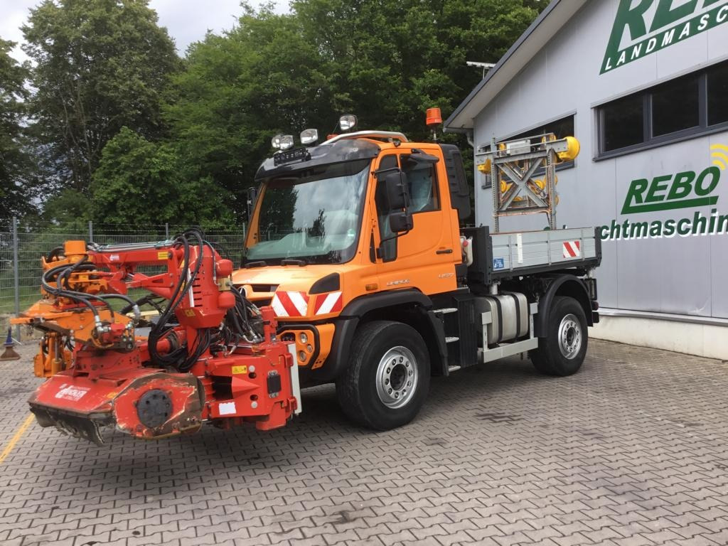 Mercedes-Benz UNIMOG U 527 - Municipal/ Special vehicle: picture 1 Mercedes-Benz UNIMOG U 527 - Municipal/ Special vehicle: picture 1