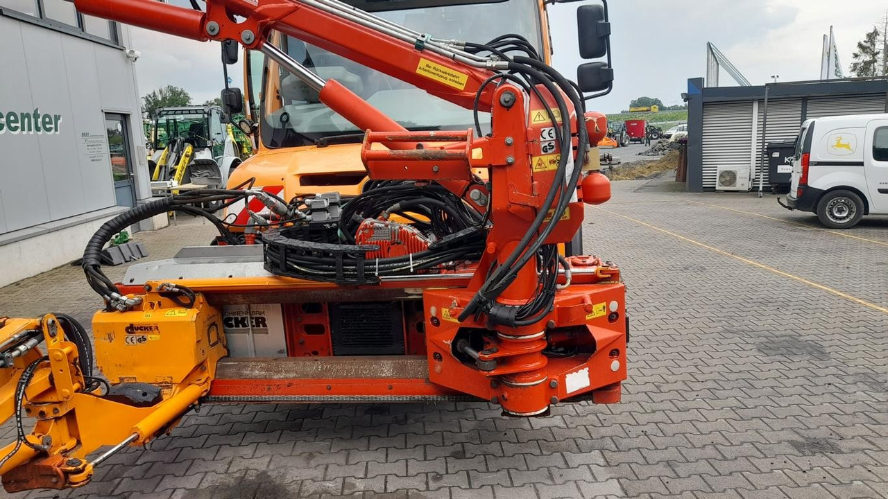 Mercedes-Benz UNIMOG U 527 - Municipal/ Special vehicle: picture 2 Mercedes-Benz UNIMOG U 527 - Municipal/ Special vehicle: picture 2