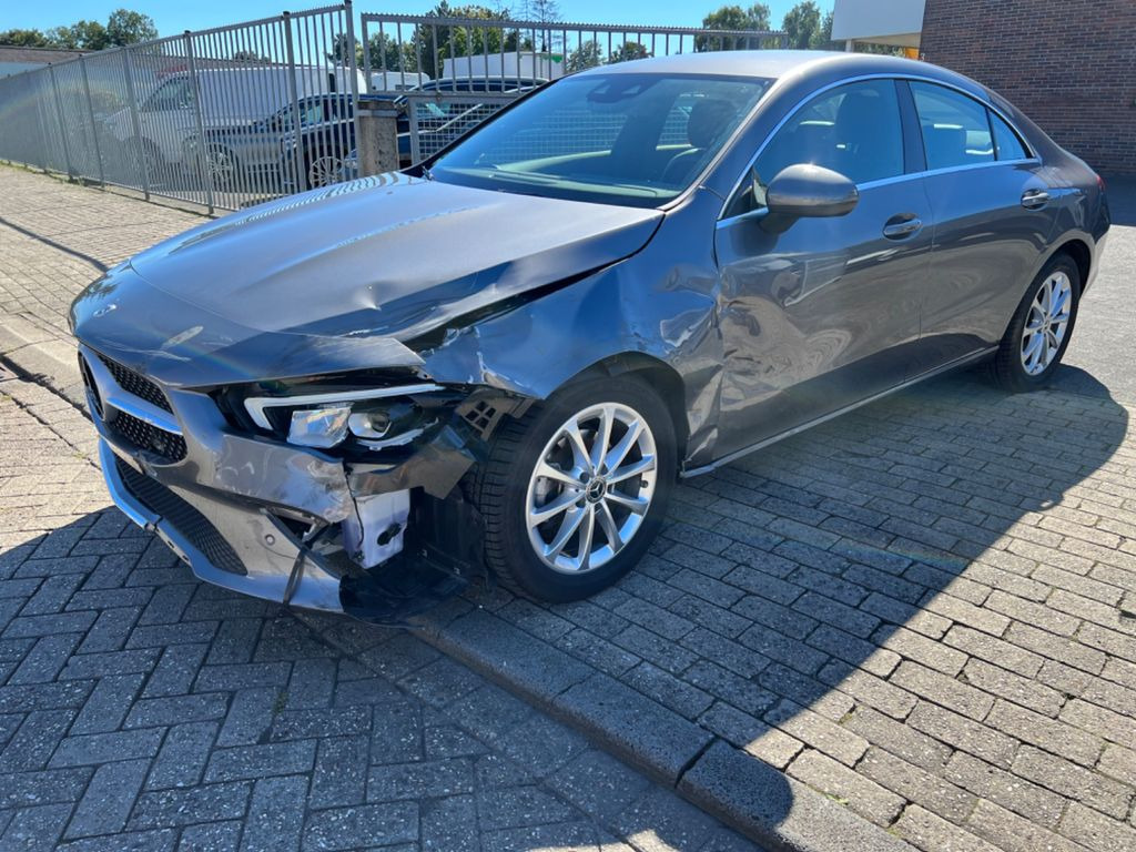 Mercedes-Benz CLA 180 4.500 KM NAVI-LED - Grosse Bildschirm - Car: picture 4 Mercedes-Benz CLA 180 4.500 KM NAVI-LED - Grosse Bildschirm - Car: picture 4