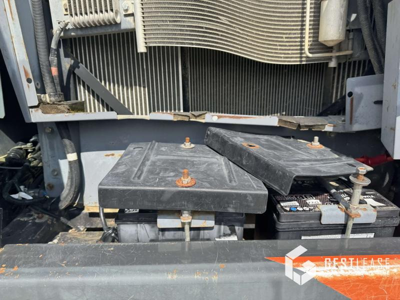 Crawler excavator Hitachi ZX180LC-5B: picture 15