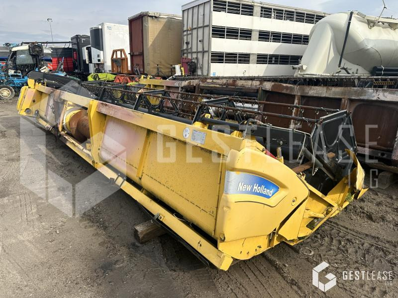 New Holland 24 - Combine header: picture 2 New Holland 24 - Combine header: picture 2