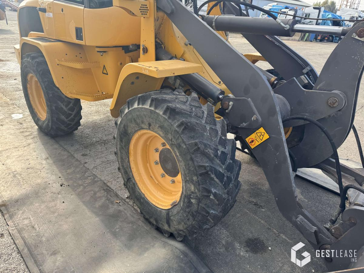 Wheel loader Volvo L30G: picture 6