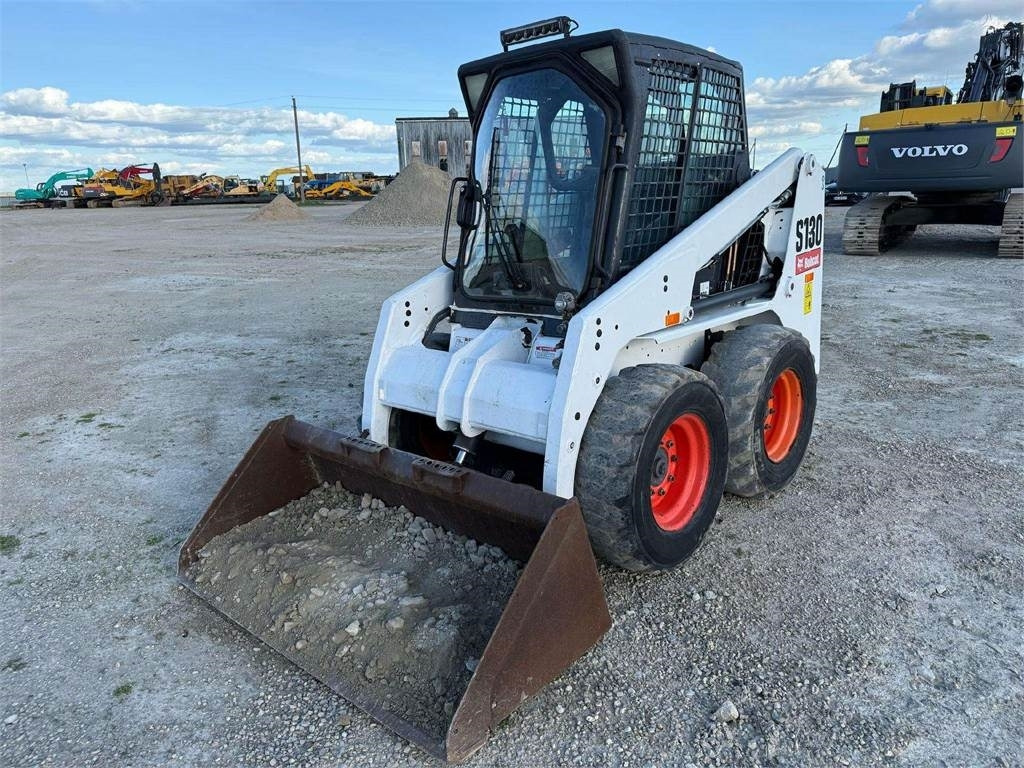 Bobcat S130 - Skid steer loader: picture 2 Bobcat S130 - Skid steer loader: picture 2