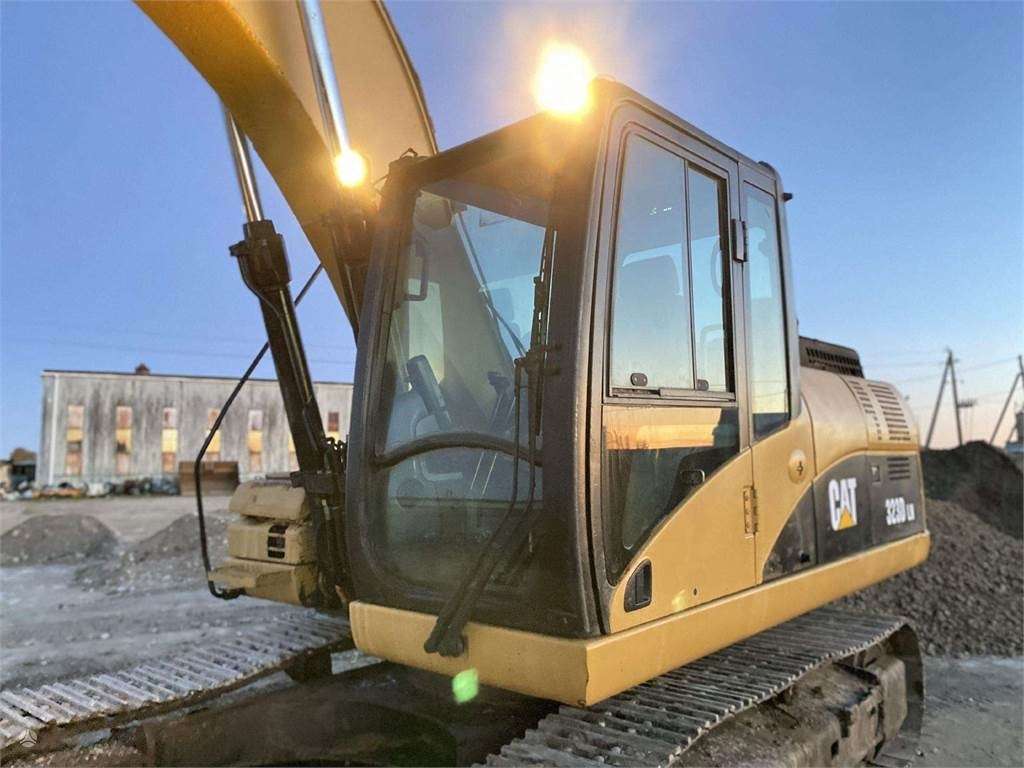 Crawler excavator CAT 323 DLN: picture 19