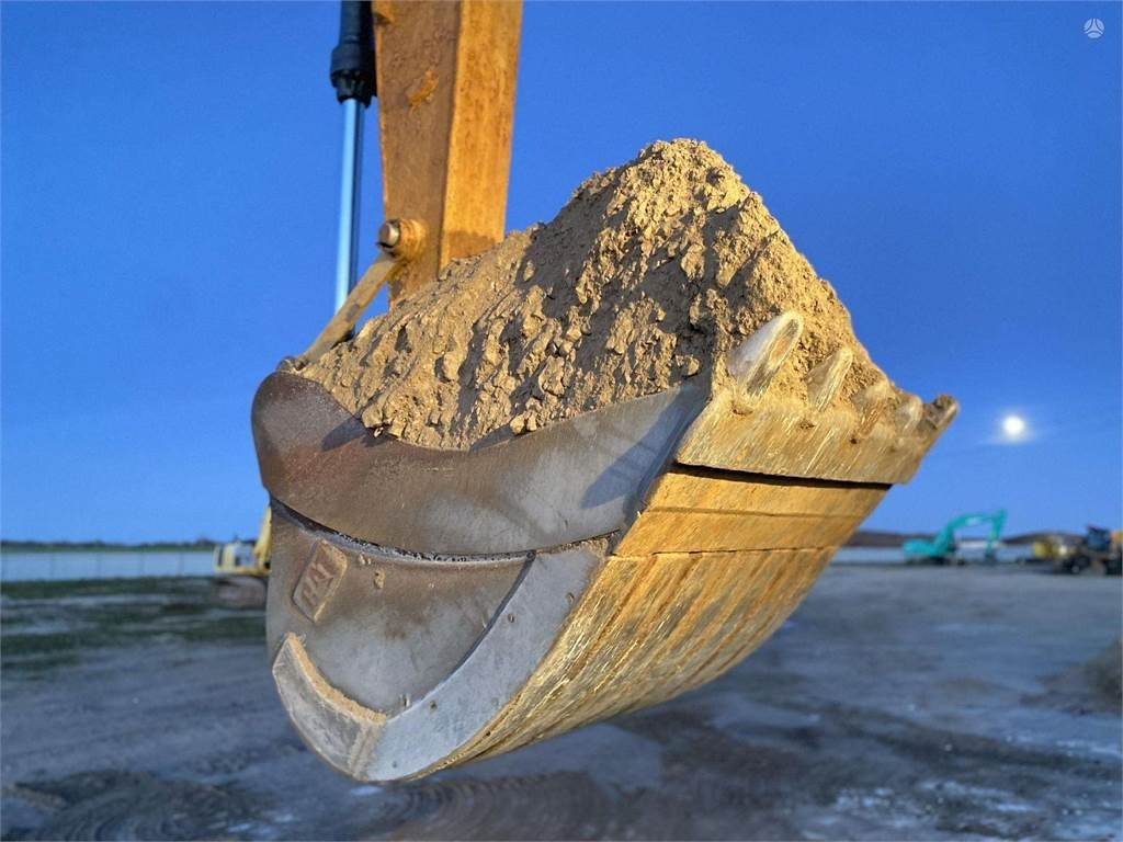 Crawler excavator CAT 323 DLN: picture 10