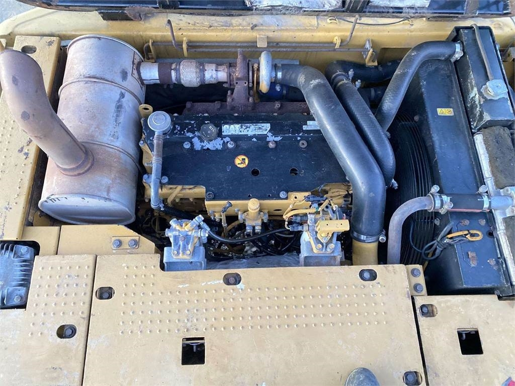 Crawler excavator CAT 323 DLN: picture 15