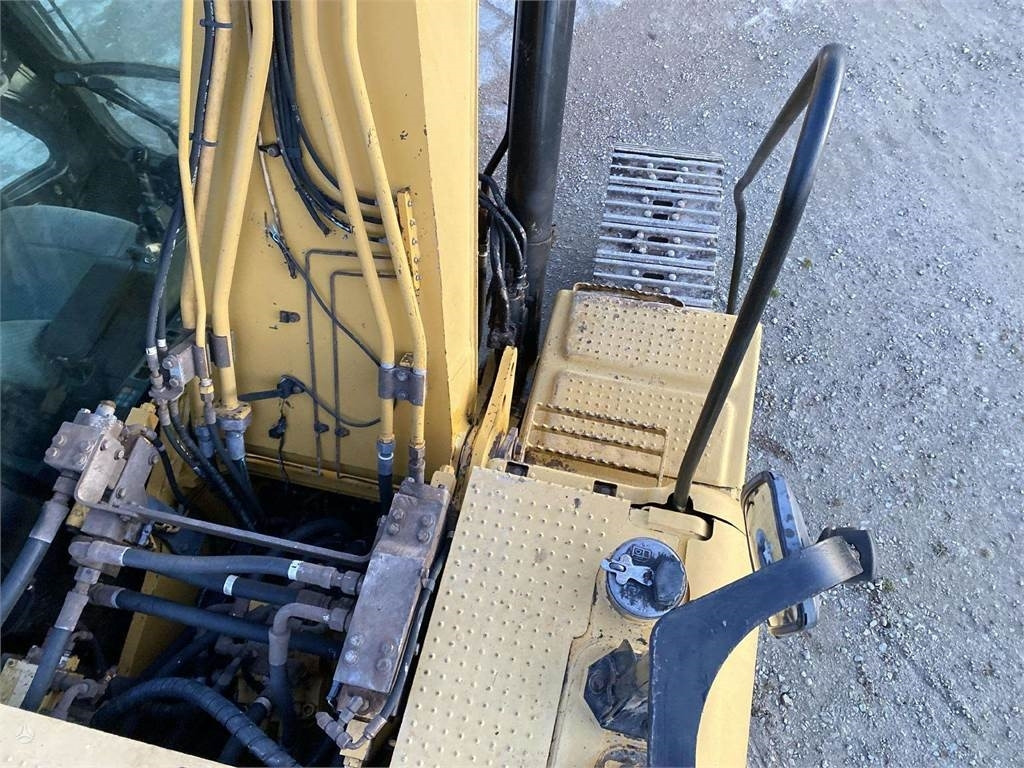 Crawler excavator CAT 323 DLN: picture 18